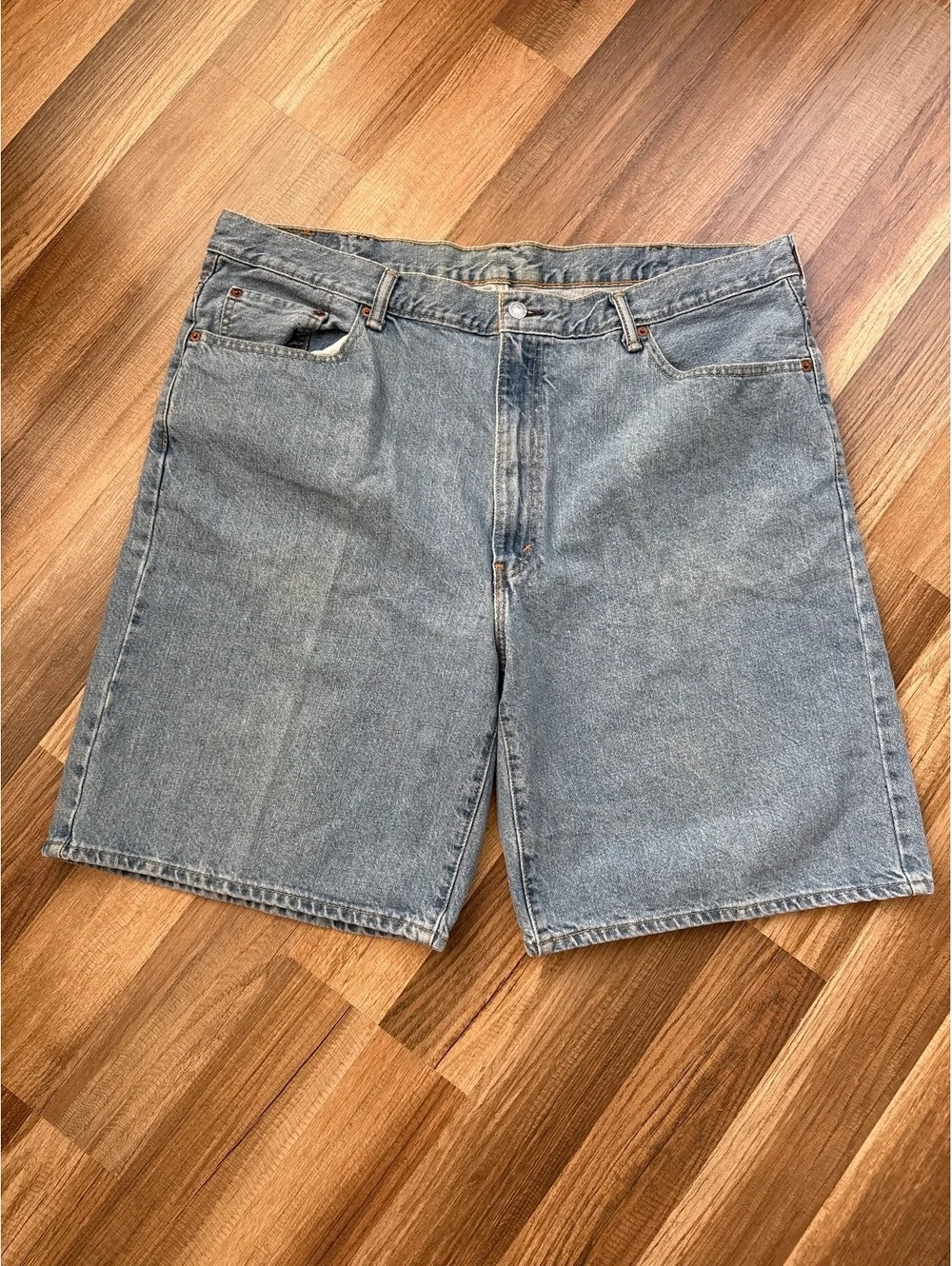 Levi's 550 Relaxed Fit Denim Shorts Men's 44 Light Wash Jean Shorts Classic